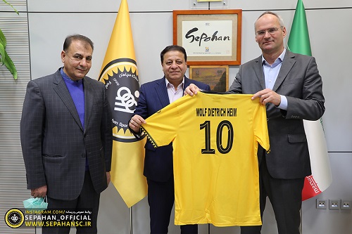 A visit to Sepahan Sport Club by Austrian Ambassador