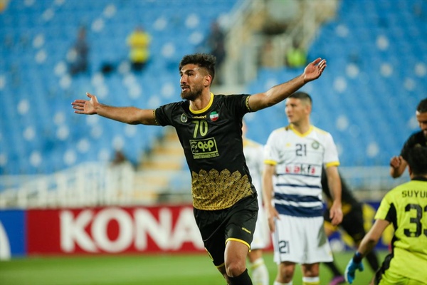 Sepahan breaks out/ Half-Time talk to win