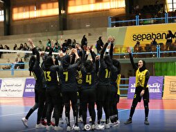 پیروزی قاطع طلایی‌ها در خانه حریف