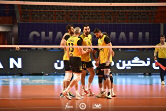 تقابل بلندقامتان دیار گنبد‌های فیروزه‌ای با استقلال گنبد