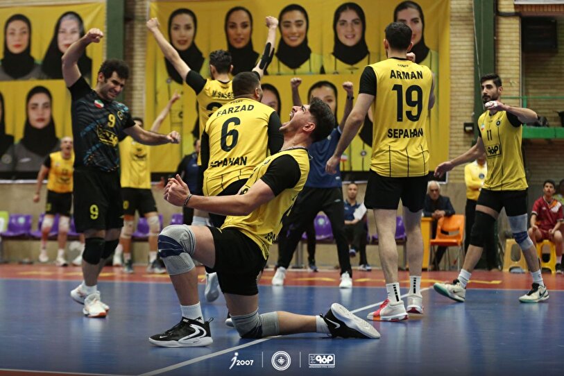 پیروزی دلچسب والیبالیست‌های سپاهان مقابل استقلال از قاب دوربین