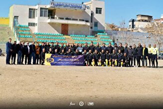 پیشکسوتان سپاهان جام قهرمانی را بالای سر بردند