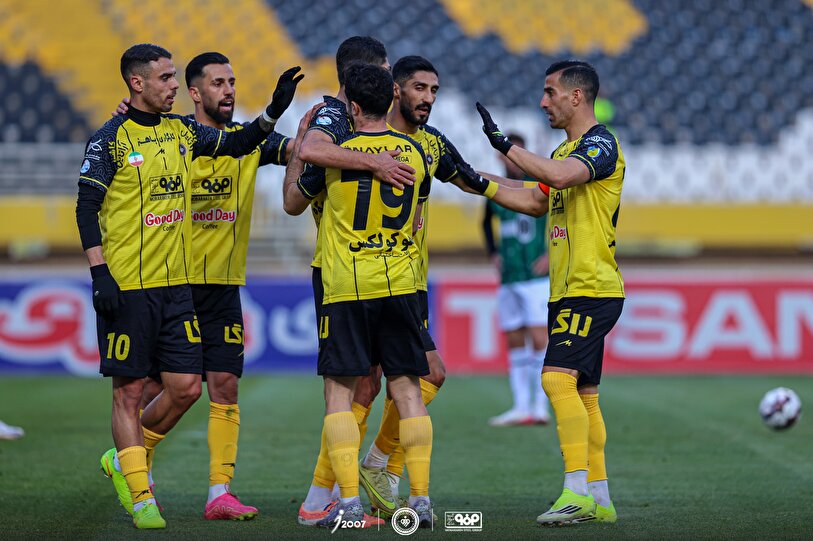 گزارش تصویری تقابل فولاد مبارکه سپاهان و خیبر