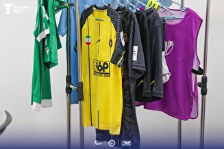 سپاهان با لباس زردرنگ مقابل الاهلی به میدان می‌رود