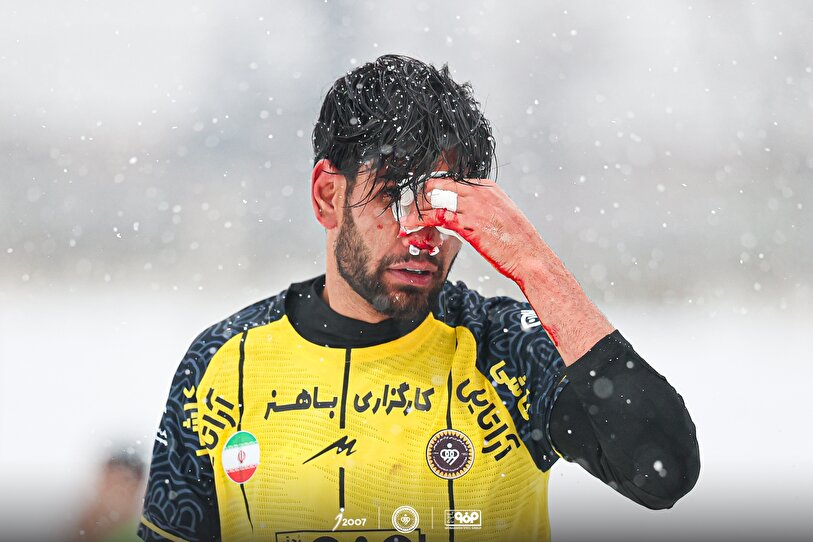 گزارش تصویری تقابل فولاد مبارکه سپاهان و پرسپولیس