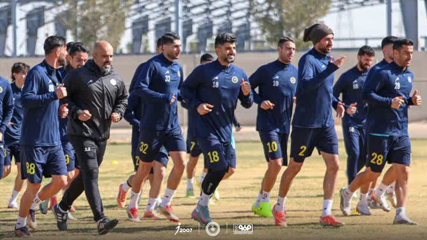 تمرین انفرادی بازیکنان تیم فوتبال سپاهان زیر نظر کادر فنی