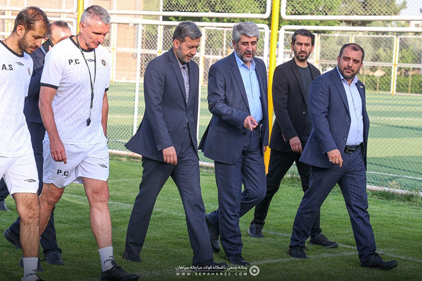 حضور روحیه‌بخش استاندار اصفهان در تمرین سپاهان