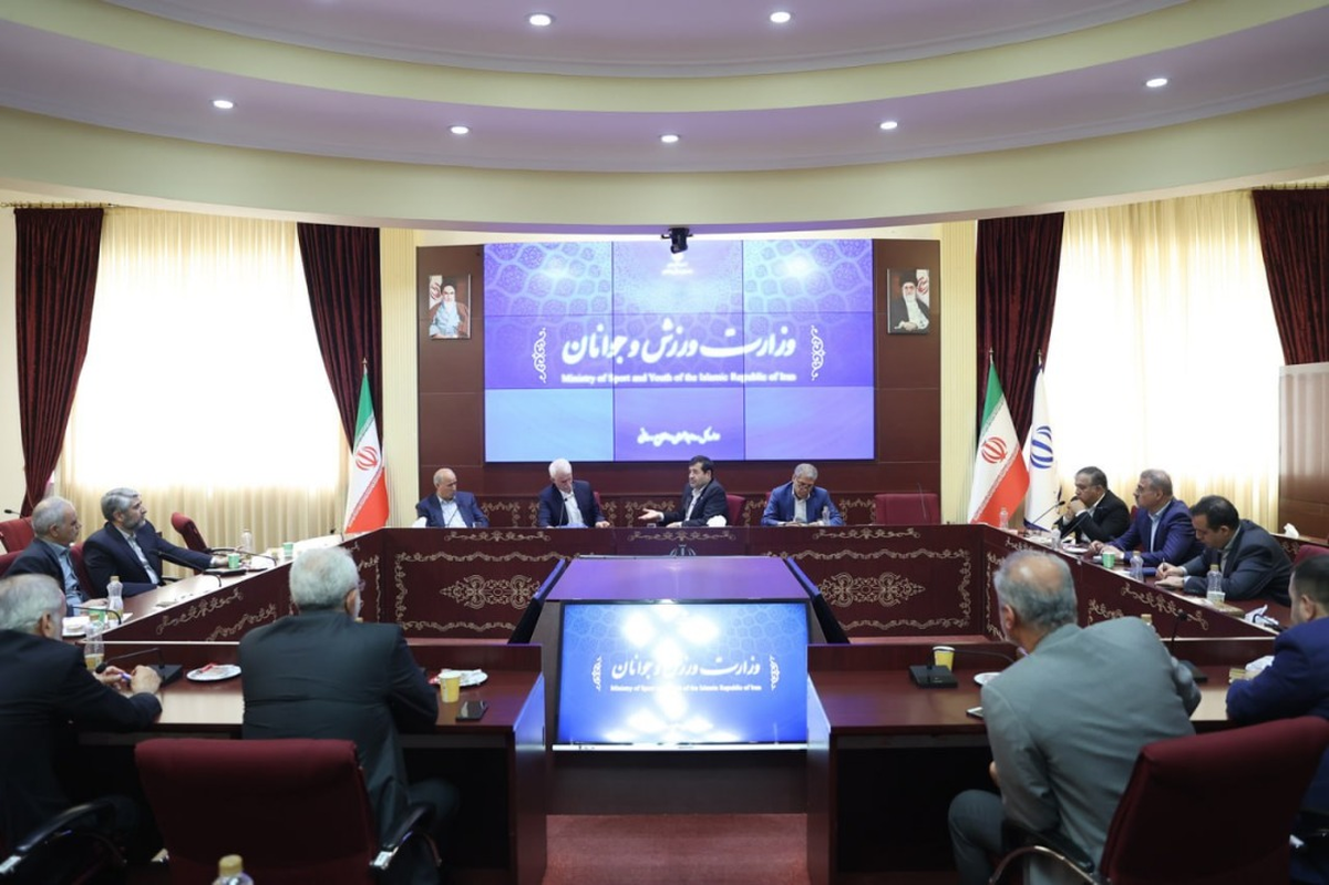 نشست وزیر ورزش با مدیران باشگاه‌ها در خصوص نقل و انتقالات