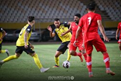 دیدار دوستانه سپاهان و النجف در ورزشگاه نقش‌جهان