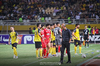 گزارش تصویری مصاف فولاد مبارکه سپاهان مقابل پرسپولیس
