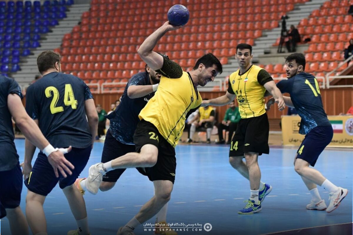 شروع مقتدرانه مدافع عنوان قهرمانی