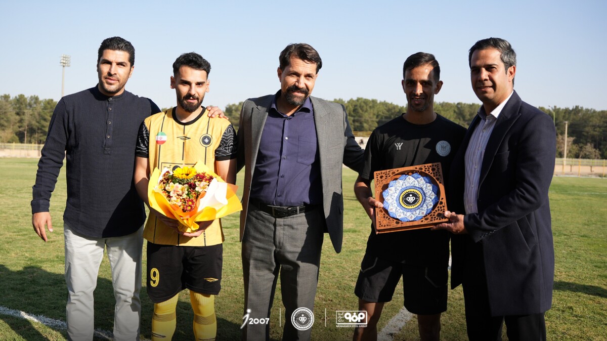 تجلیل از حسین پاپی بازیکن سابق سپاهان