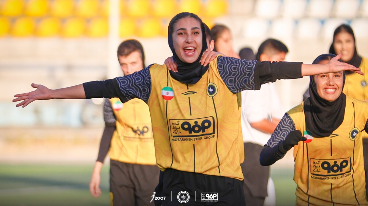 پیروزی شیرین سپاهان در شیراز