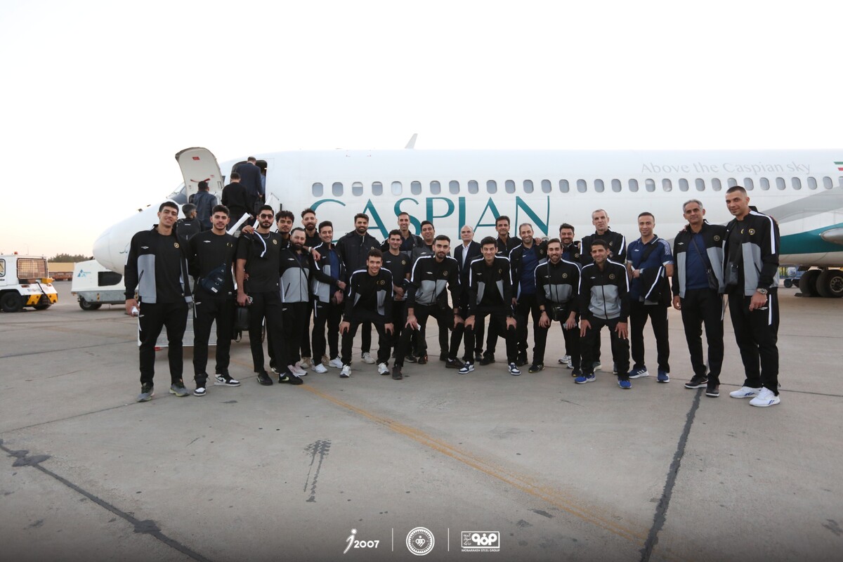 بلند‌قامتان طلایی برای نخستین دیدار راهی سیرجان شدند