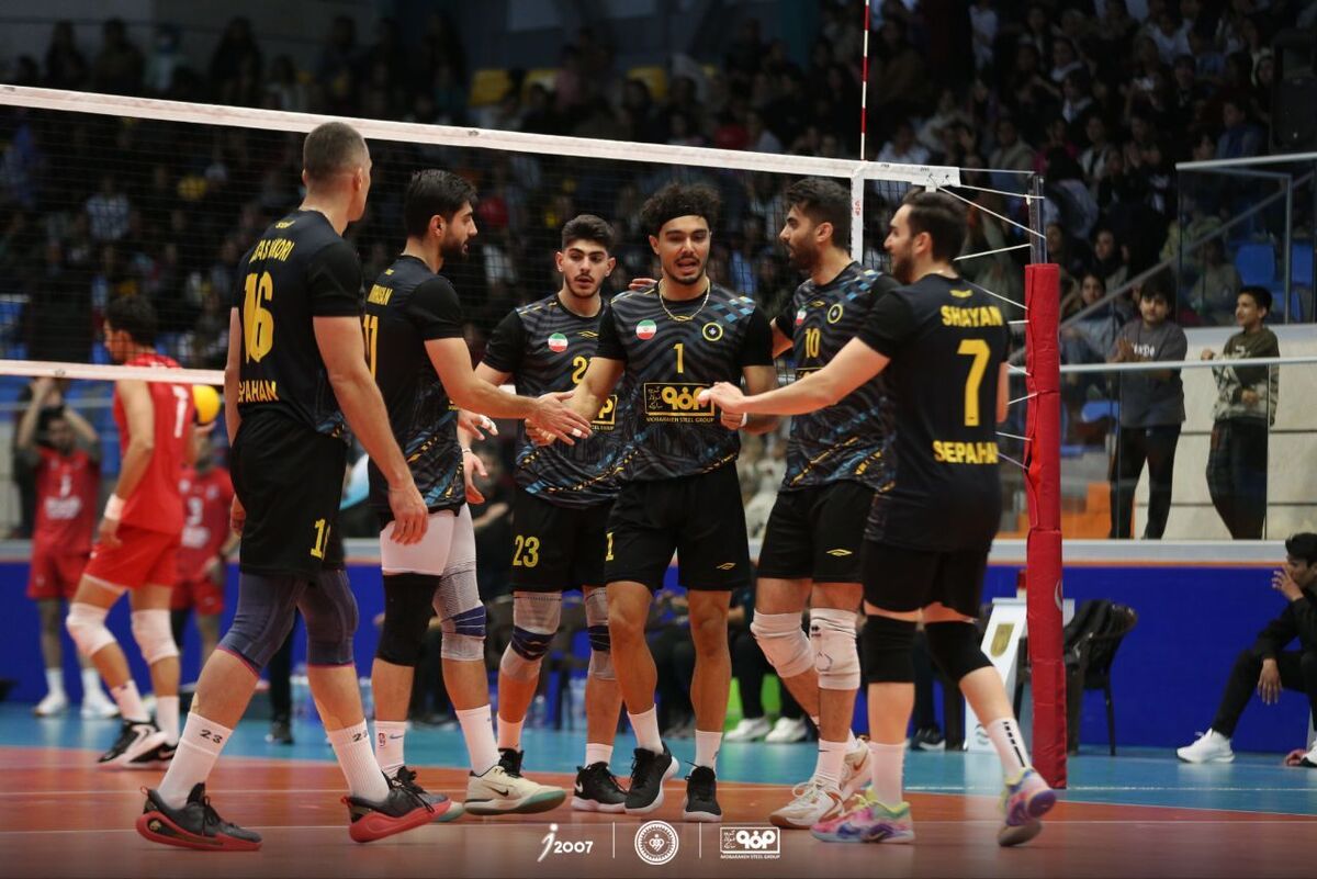 سپاهان پا به پای مدافع عنوان قهرمانی جنگید