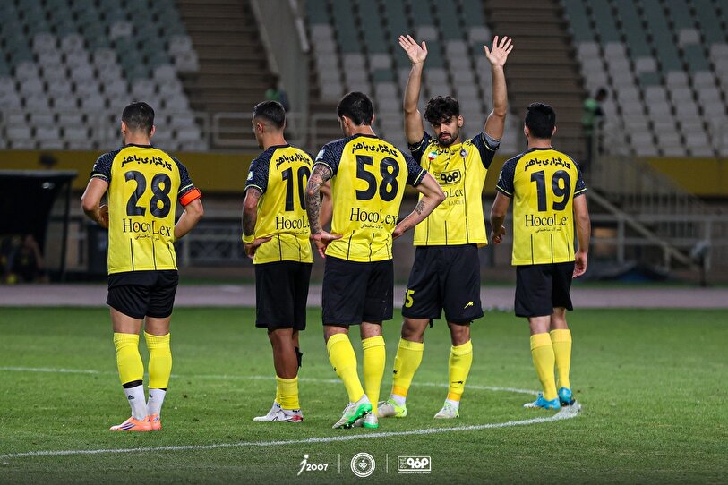 گزارش تصویری مصاف فولاد مبارکه سپاهان مقابل پیکان تهران