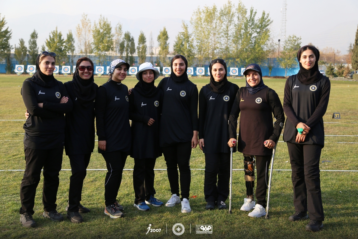 بانوان کماندار سپاهانی مقتدرانه لیگ را آغاز کردند