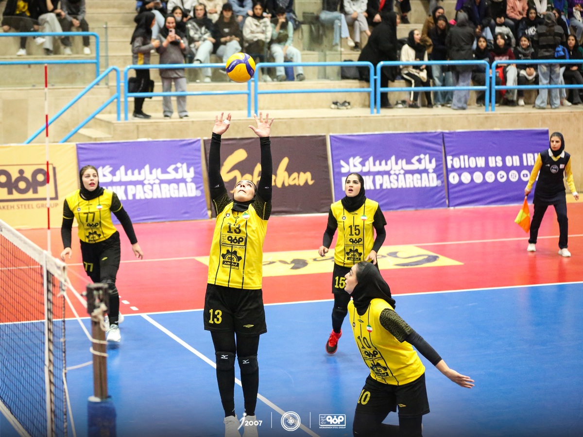 تقابل سپاهان و شاهین در سواحل بوشهر