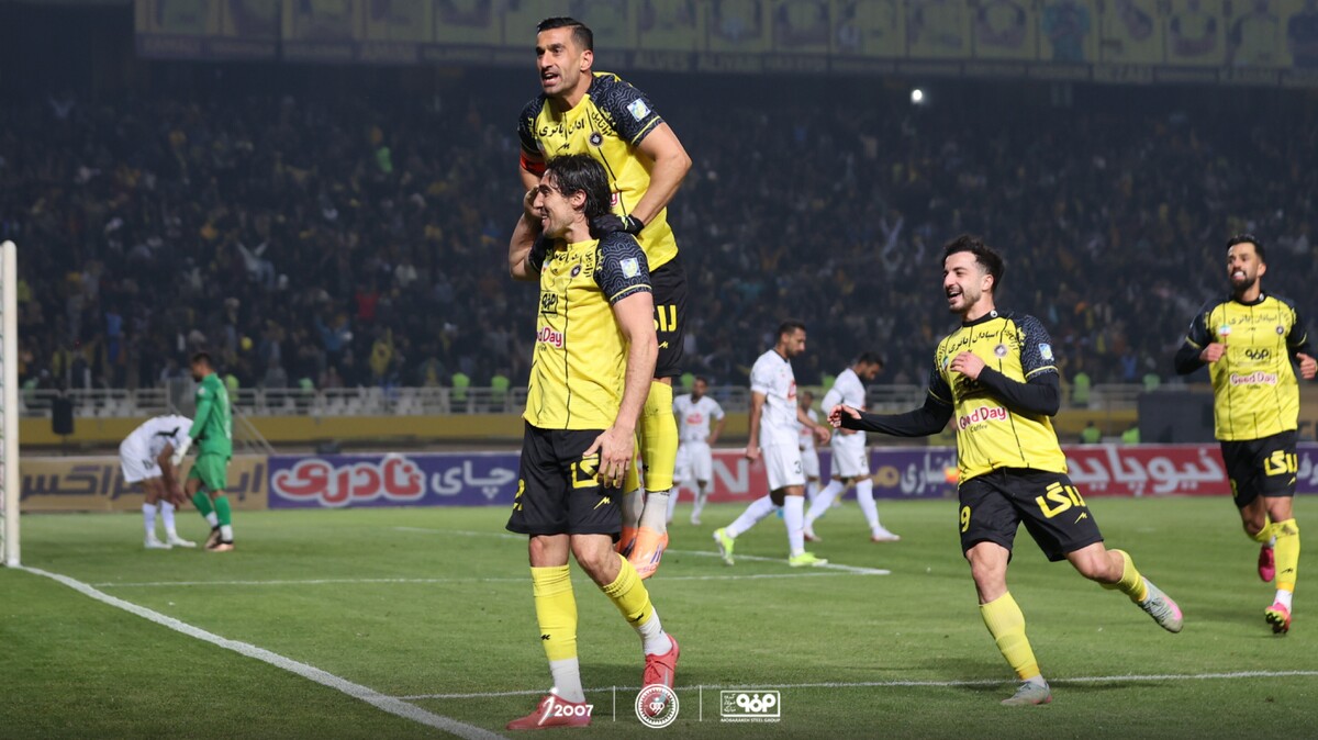 سپاهان با برد فجرسپاسی به صدر جدول رفت