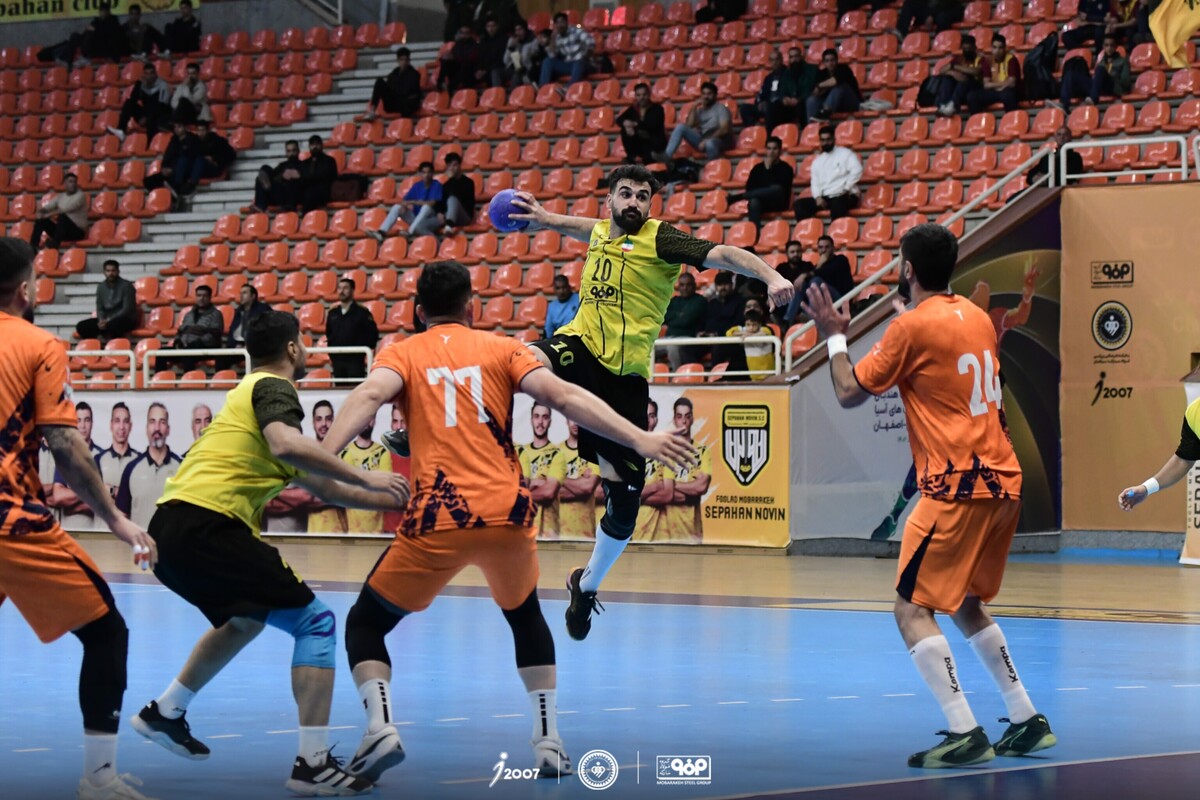 فولاد مبارکه سپاهان ۲۵ - ۲۶ ساپیا تهران