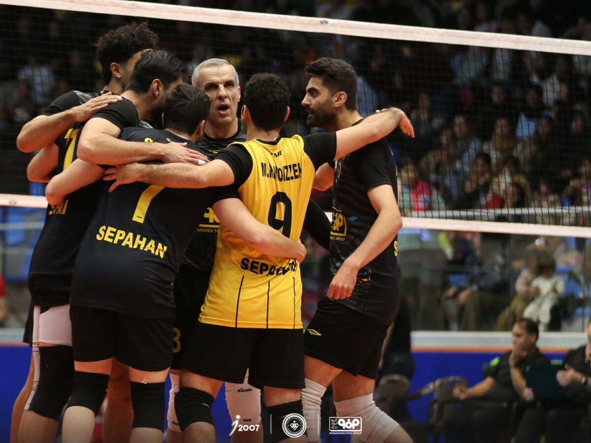 درخشش ستاره‌های سپاهان در آسمان کویر؛ پیروزی قاطع بلند‌قامتان