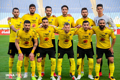 هفته هفدهم لیگ برتر فوتبال -فصل 98-97 - استادیوم نقش جهان