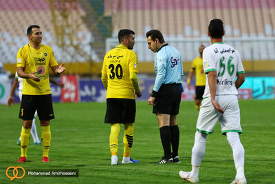 هفته 28 - لیگ 18 - فصل 98-97 - استادیوم نقش جهان