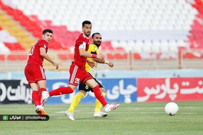 هفته 25 لیگ برتر فوتبال فصل 99-98 - استادیوم یادگار امام شهر تبریز