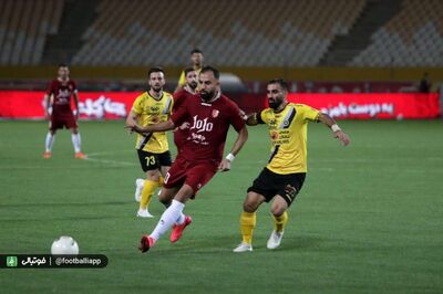 هفته 29 لیگ برتر فوتبال کشور فصل -99-98 - استادیوم نقش جهان