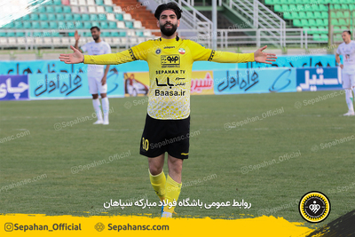 هفته 14 لیگ برتر فوتبال فصل 00-99 - استادیوم فولادشهر - اختصاصی روابط عمومی - عکس : یاسر جمالی