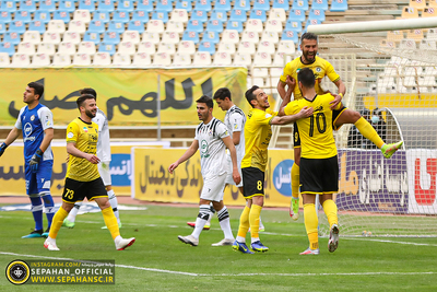 هفته ۱۷ لیگ برتر فوتبال فصل ۱۴۰۱ - ۱۴۰۰ ورزشگاه نقش جهان اختصاصی روابط عمومی عکس : یاسر جمالی