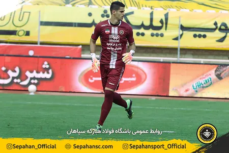 هفته 23 لیگ برتر فصل 00-99 - استادیوم نقش جهان عکس : یاسر جمالی