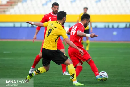 هفته هفدهم لیگ برتر فوتبال -فصل 98-97 - استادیوم نقش جهان