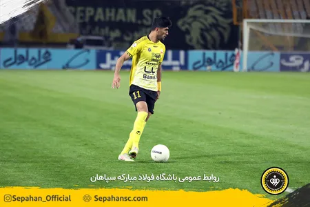 هفته 15 لیگ برتر فوتبال فصل 00-99 - استادیوم نقش جهان عکس : یاسر جمالی
