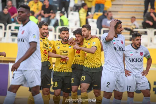 گزارش تصویری دیدار سپاهان مقابل مس رفسنجان