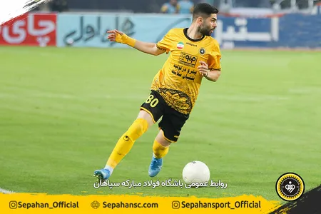 هفته 23 لیگ برتر فصل 00-99 - استادیوم نقش جهان عکس : یاسر جمالی