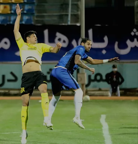 هفته اول لیگ برتر فوتبال فصل 00-99 - استادیوم سیرجان - 17-8-1399
عکس : یاسر جمالی