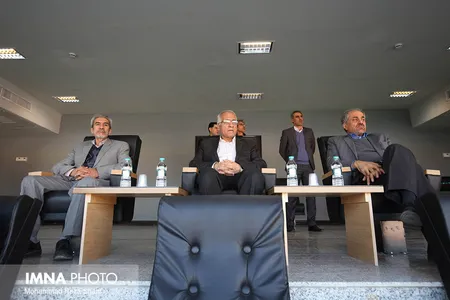 هفته نوزدهم لیگ برتر - لیگ هفدهم - فصل 97-96 - استادیوم نقش جهان