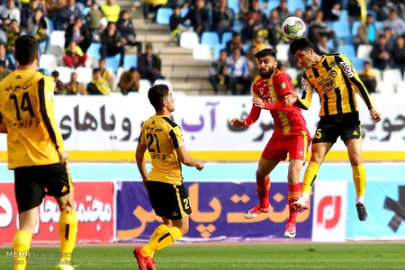 هفته بیست و یکم - لیگ هفدهم - فصل 97-96 - 6-11-1396استادیوم نقش جهان