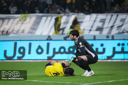 هفته 18 لیگ برتر فوتبال فصل 99-98 - استادیوم نقش جهان