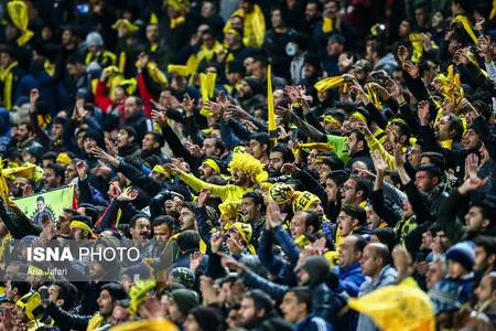 هفته 16 لیگ برتر -فصل 99-98 - استادیوم نقش جهان