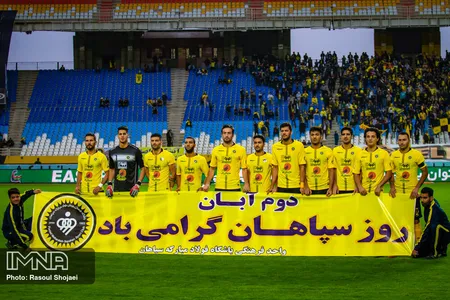 هفته هشتم لیگ برتر فوتبال فصل 99-98 -  استادیوم نقش جهان