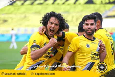 هفته 16 لیگ برتر فصل 00-99 - استادیوم نقش جهان - عکس : یاسر جمالی