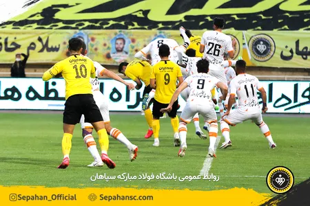 مرحله یک شانزدهم نهایی جام حذفی فصل 00-99 - استادیوم نقش جهان اختصاصی روابط عمومی عکس : یاسر جمالی