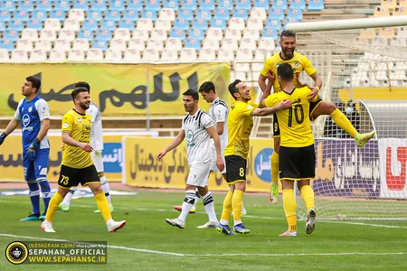 هفته ۱۷ لیگ برتر فوتبال فصل ۱۴۰۱ - ۱۴۰۰ ورزشگاه نقش جهان اختصاصی روابط عمومی عکس : یاسر جمالی