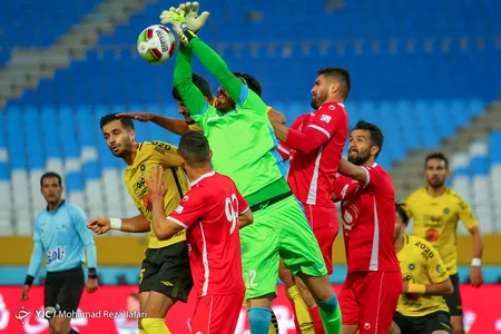 هفته هفدهم لیگ برتر فوتبال -فصل 98-97 - استادیوم نقش جهان