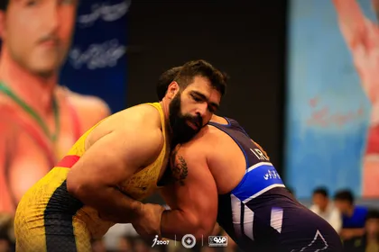 قاب‌هایی از شروع مقتدرانه تیم کشتی فرنگی فولاد مبارکه سپاهان در لیگ برتر