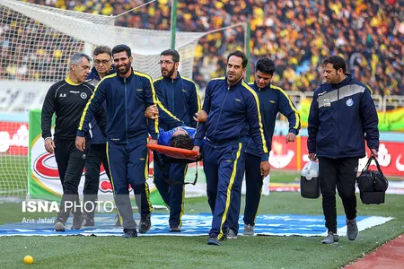 هفته 12 لیگ برتر فوتبال فصل 99-98 - استادیوم نقش جهان