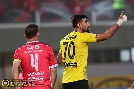 هفته ۲۷ لیگ برتر فوتبال فصل ۱۴۰۱-۱۴۰۰ ورزشگاه شهر سیرجان اختصاصی روابط عمومی عکس : یاسر جمالی