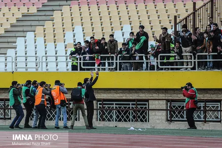هفته نوزدهم لیگ برتر - لیگ هفدهم - فصل 97-96 - استادیوم نقش جهان